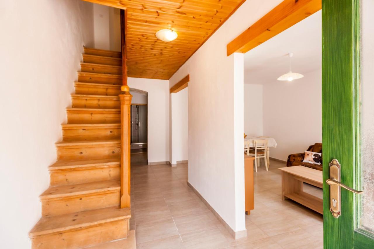 House Krizanic In Marcana, Istria, With 2 Apartments, Total 9 Guests Экстерьер фото