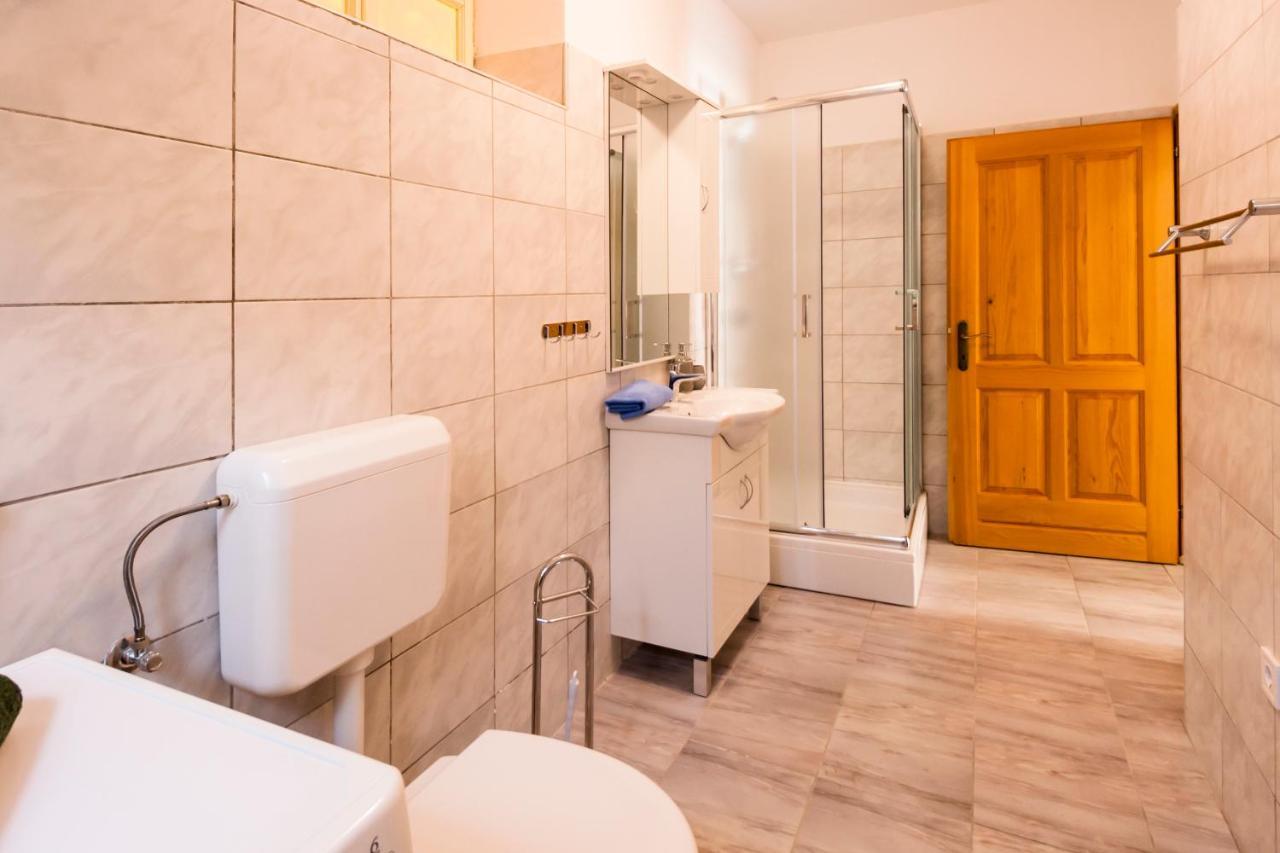 House Krizanic In Marcana, Istria, With 2 Apartments, Total 9 Guests Экстерьер фото