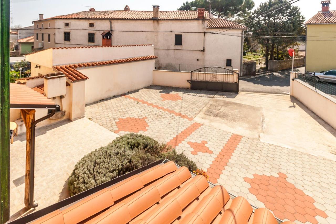 House Krizanic In Marcana, Istria, With 2 Apartments, Total 9 Guests Экстерьер фото