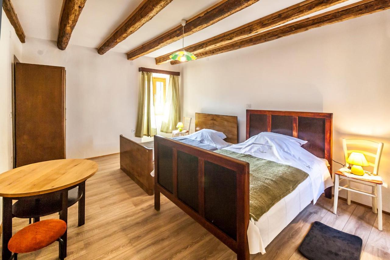 House Krizanic In Marcana, Istria, With 2 Apartments, Total 9 Guests Экстерьер фото