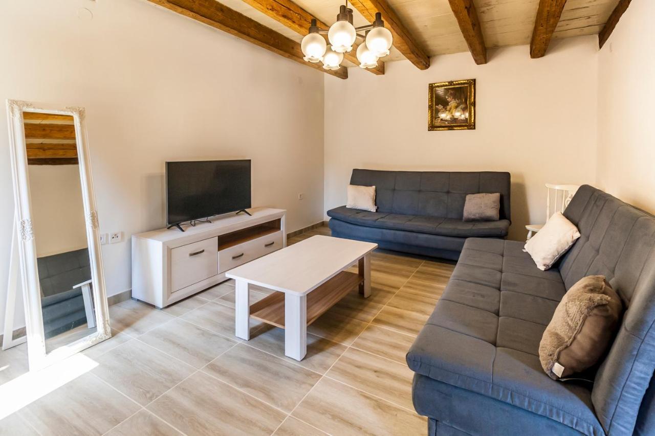 House Krizanic In Marcana, Istria, With 2 Apartments, Total 9 Guests Экстерьер фото