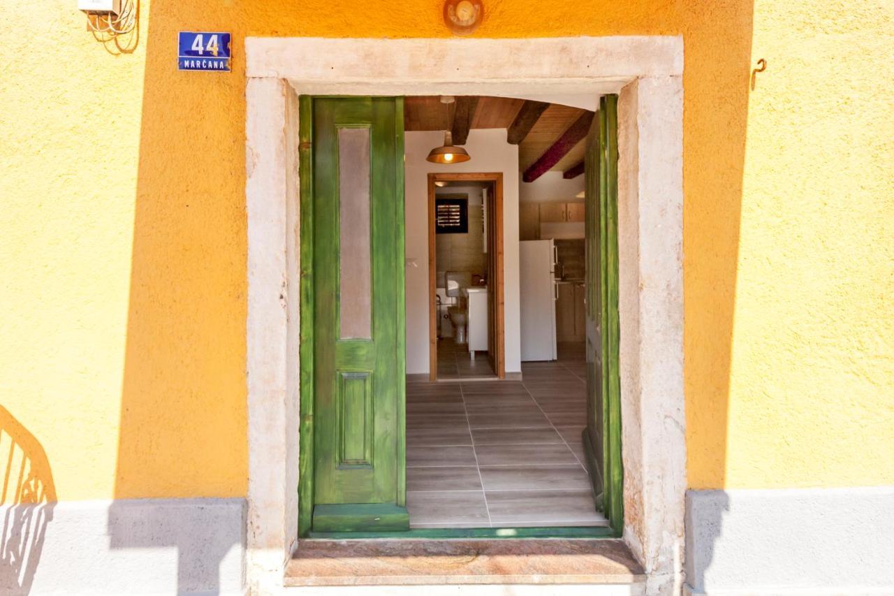House Krizanic In Marcana, Istria, With 2 Apartments, Total 9 Guests Экстерьер фото