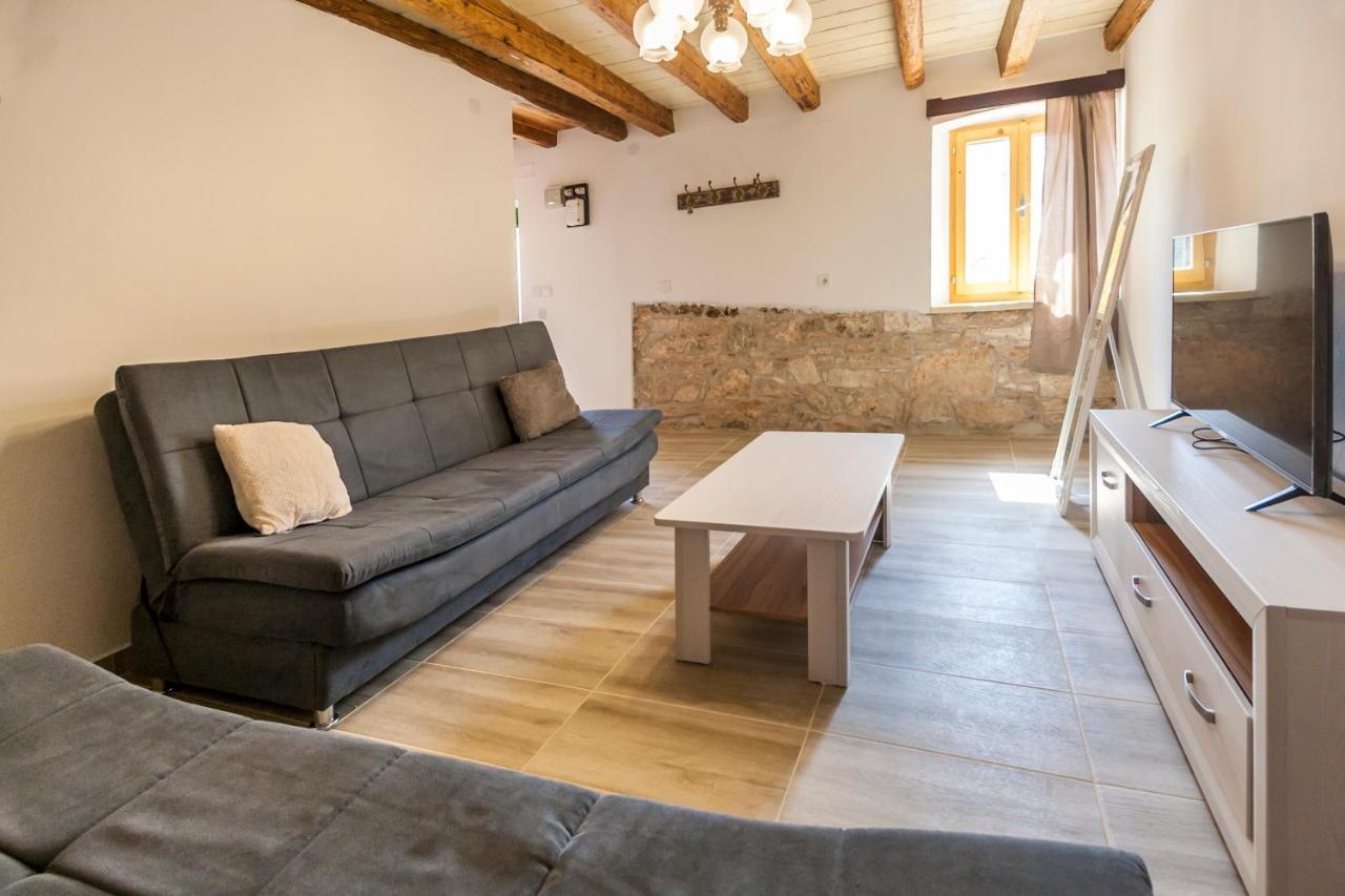 House Krizanic In Marcana, Istria, With 2 Apartments, Total 9 Guests Экстерьер фото