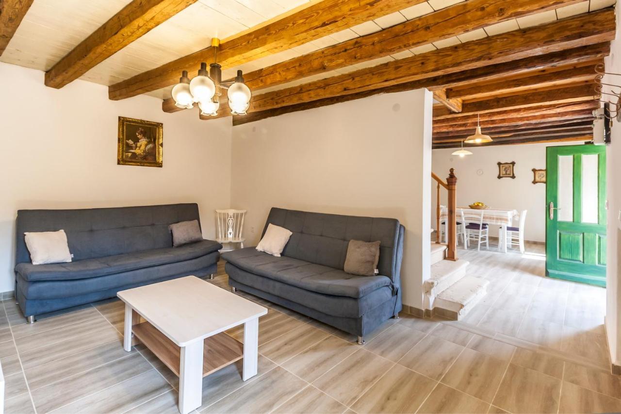 House Krizanic In Marcana, Istria, With 2 Apartments, Total 9 Guests Экстерьер фото